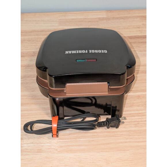 George Foreman Non-Stick 2-Serving Grilling Machine & Panini Press #GR320FBC - Picture 3 of 9